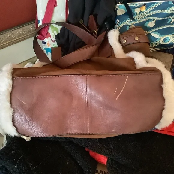 Fossil. Authentic Suede Tote Bag w/Faux Fur Trim - Picture 12 of 14